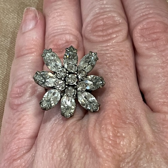 Large Fossil Rhinestone Floral ring - Picture 1 of 7